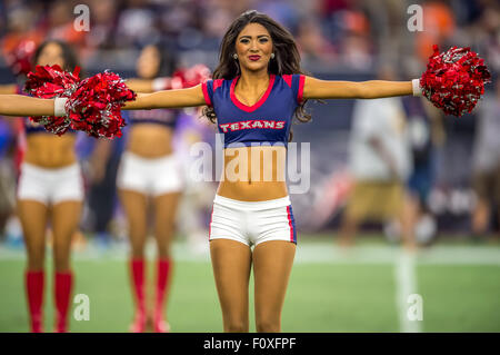 Houston, TX, USA. 22. August 2015. Houston Texas Cheerleader bei der NFL Preseason Fußballspiel zwischen den Denver Broncos und die Houston Texans NRG-Stadion in Houston, TX. Rudy Hardy/CSM/Alamy Live-Nachrichten Stockfoto