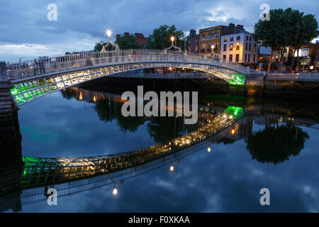 Ha Penny Bridge und Liffery Fluss. Dublin. Irland. Europa Stockfoto