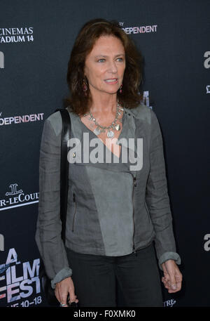 LOS ANGELES, CA - 11. Juni 2015: Jacqueline Bisset bei der Premiere von "Oma", der ersten Filmsequenz des Los Angeles Film Festival, auf dem Regal Kino LA Live. Stockfoto