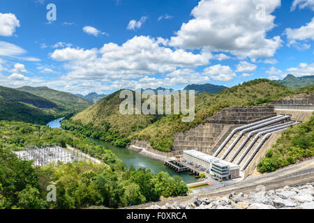 Srinagarind Staudamm, Kraftwerk in Provinz Kanchanaburi, Thailand Stockfoto