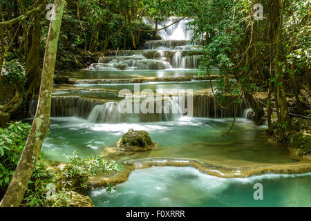 Wasserfall in der Provinz Kanchanaburi, Thailand Stockfoto