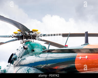 Militärhubschrauber auf Ausstellung in Riga, Lettland Stockfoto