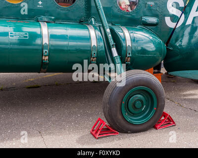 Militärhubschrauber auf Ausstellung in Riga, Lettland Stockfoto