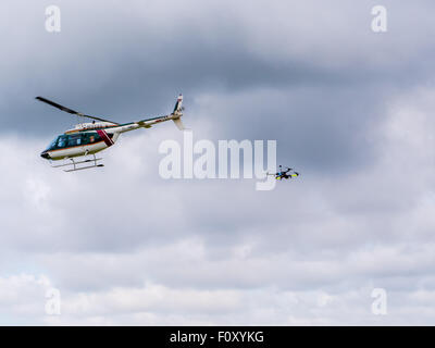 Militärhubschrauber auf Ausstellung in Riga, Lettland Stockfoto