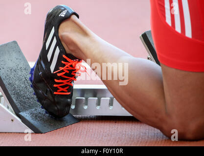 Peking, China. 23. August 2015. Ein Athlet mit Adidas Equipment im Bild bei den 15. International Association of Athletics Federations (IAAF) Leichtathletik-Weltmeisterschaften in Peking, China, 23. August 2015. Foto: Michael Kappeler/Dpa/Alamy Live News Stockfoto