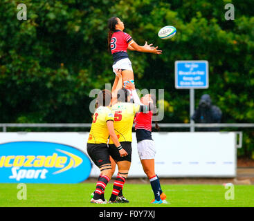 Dublin, Irland. 23. August 2015. Frauen Sevens Series Qualifikation 2015. Hong Kong und China. Wai Summe Sham (Hong Kong) sammelt die Lineout-Kugel. Bildnachweis: Aktion Plus Sport/Alamy Live-Nachrichten Stockfoto