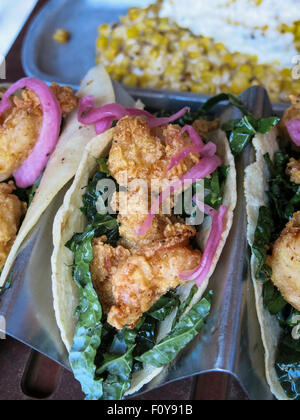 Gebratene Garnelen Taco, mexikanisches Restaurant Gericht, NYC, USA Stockfoto