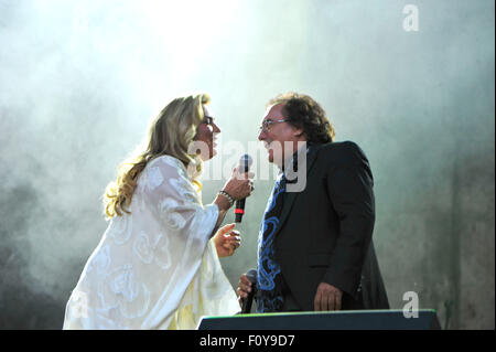 Al Bano und Romina Power führen während ihrer Berlin-Konzert auf der Waldbühne am 21. August 2015 Stockfoto