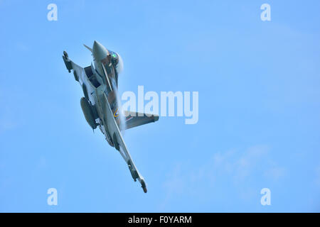 RAF Taifun-Kampfjet neu lackiert in den Farben des zweiten Weltkriegs - Luftschlacht um England Stockfoto