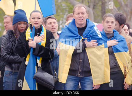 Odessa, Ukraine. 15. Oktober 2014. Odessa, Ukraine. 13. April 2014. Anhänger-Odessa-Maidan sammelten sich zur Unterstützung eine einheitliche Ukraine gegen den Separatismus © Andrey Nekrassow/ZUMA Wire/ZUMAPRESS.com/Alamy Live News Stockfoto