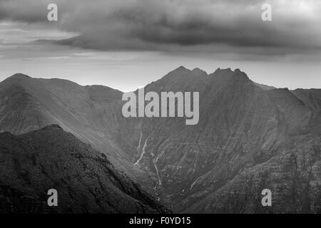 Den steilen und appearingly unbesiegbaren hängen An Teallach, Wester Ross, Schottland Stockfoto