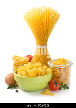 Pasta Zutaten isoliert auf weißem Hintergrund Stockfoto