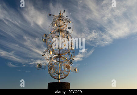 MANRIQUE Wind Skulptur auf öffentlichen Straßen bei Sonnenuntergang Cesar Manrique, Tahiche Lanzarote Kanarische Inseln Spanien Stockfoto