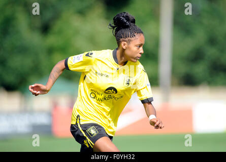 Sherborne, England. 23. August 2015. Elisa N'Dow (AVLFC) in Aktion in der Damen-Super-League-Spiel zwischen Yeovil Town Damen FC V Aston Villa Damen FC The Jones Stadium. Bildnachweis: David Partridge / Alamy Live News Stockfoto