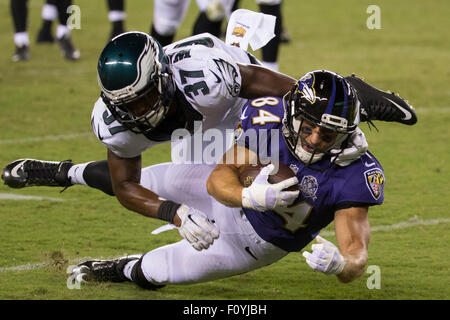 22. August 2015: Baltimore Ravens Wide Receiver Tom Nelson (84) in Aktion gegen die Philadelphia Eagles Cornerback Jaylen Watkins (37) während die NFL Vorsaison Spiel zwischen den Baltimore Ravens und die Philadelphia Eagles am Lincoln Financial Field in Philadelphia, Pennsylvania. Die Philadelphia Eagles gewann 40-17. Christopher Szagola/CSM Stockfoto