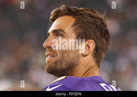 22. August 2015: Baltimore Ravens Quarterback Joe Flacco (5) blickt auf während die NFL Vorsaison Spiel zwischen den Baltimore Ravens und die Philadelphia Eagles am Lincoln Financial Field in Philadelphia, Pennsylvania. Die Philadelphia Eagles gewann 40-17. Christopher Szagola/CSM Stockfoto