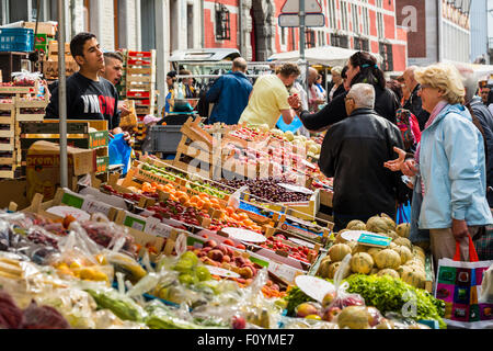 La Batte Sonntagsmarkt in Lüttich, Belgien Stockfoto