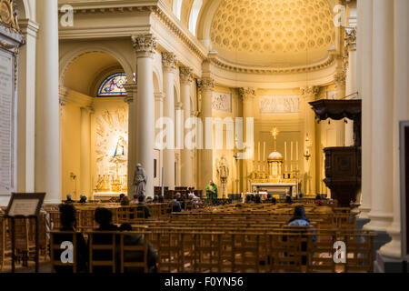 Gottesdienst in Sainte-Jacques-Sur-Coudenberg Kirche in Brüssel, Belgien Stockfoto