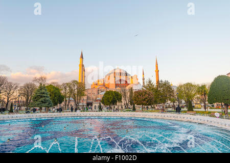 Hagia Sophia, Ayasofya, Sultanahmet Park, Brunnen in Sultanahmet, Istanbul, Europäische Side, Türkei Stockfoto