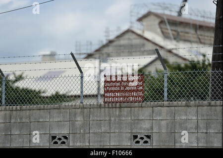 Sagamihara, Japan. 24. August 2015. US Armee Sagami General Depot sieht in Sagamihara, rund 40 Kilometer südwestlich von Tokio, am 24. August 2015. Mehrere Explosionen und ein großes Feuer zerstört ein Lager in der amerikanischen Militärbasis Montag früh, aber es gab keine Berichte über Verletzungen. Bildnachweis: Masahiro Tsurugi/AFLO/Alamy Live-Nachrichten Stockfoto