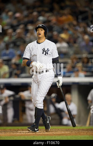 Alex Rodriguez (Yankees), 21. August 2015 - MLB: Alex Rodriguez von der New York Yankees reagiert auf bat während der Major League Baseball Game gegen die Cleveland Indians im Yankee Stadium in der Bronx, New York, Vereinigte Staaten von Amerika. (Foto von Thomas Anderson/AFLO) (JAPANISCHE ZEITUNG HERAUS) Stockfoto