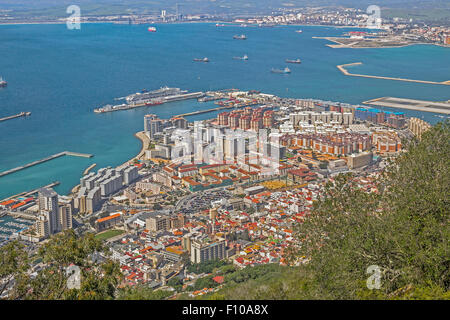 Blick auf Gibraltar und Spanien vom oberen Felsen Stockfoto