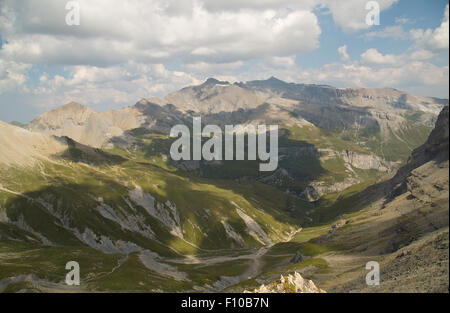 Gletscherlehrpfad in den Schweizer Alpen über Flims Stockfoto