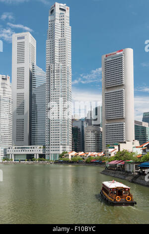 Boot auf dem Singapore River, Singapur Stockfoto