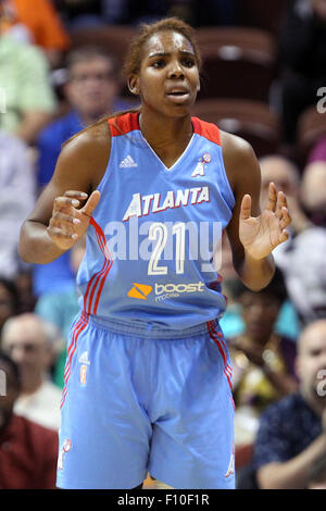 Uncasville, CT, USA. 23. August 2015. Atlanta Dream vorwärts Reshanda Gray (21) reagiert bei der WNBA-Basketball-Spiel zwischen den Connecticut Sun und den Atlanta Dream im Mohegan Sun Arena. Atlanta besiegte Connecticut 102-92. Bildnachweis: Cal Sport Media/Alamy Live-Nachrichten Stockfoto