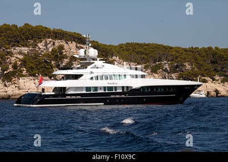 RAASTA Charteryacht im Mittelmeer. Stockfoto