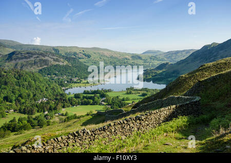 Blick Norden über Ullswater, Cumbria, The Lake District, von knapp unter Arnison Crag, oben Patterdale. Juni. Stockfoto