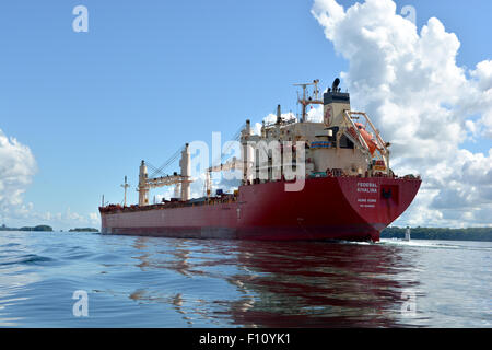 Rot-Frachtschiff St.-Lorenz-Seeweg Stockfoto