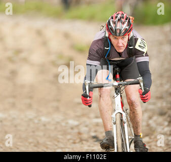 Ein Fahrer in den drei Gipfeln Cyclocross in den Yorkshire Dales National Park. Stockfoto