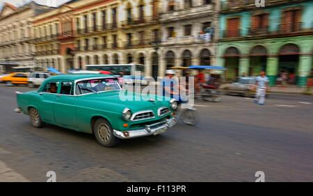 Kubanischen Taxi auf der Straße von Havanna Stockfoto