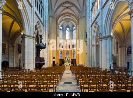 Innenraum der Cathedrale St-Benigne, Dijon, Frankreich Stockfoto