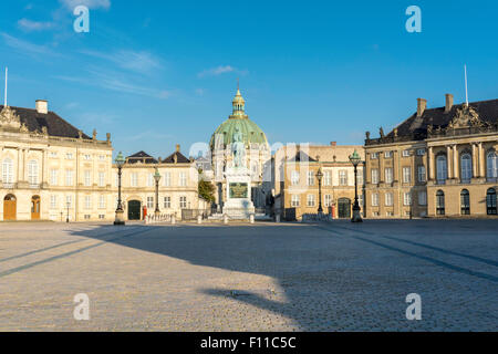 Schloss Amalienborg und Frederik es Kirche in Frederiksstad, Kopenhagen, Dänemark Stockfoto