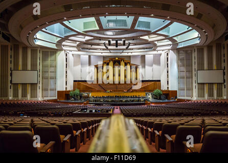 Die Mormonen Innere des Konferenzzentrums in Salt Lake City, Utah, USA. Stockfoto