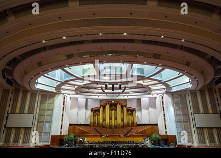 Die Mormonen Innere des Konferenzzentrums in Salt Lake City, Utah, USA. Stockfoto