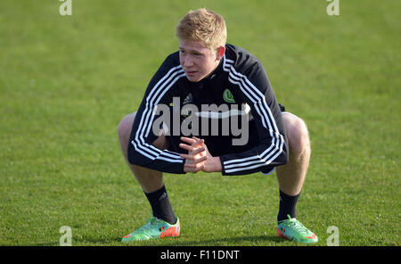 Wolfsburg, Deutschland. 18. Januar 2014. Neuanschaffung des VFL Wolfsburg, Kevin de Bruyne, trainiert auf dem Trainingsgelände der Volkswagen-Arena in Wolfsburg, Deutschland, 18. Januar 2014. Foto: Peter Steffen/Dpa/Alamy Live News Stockfoto