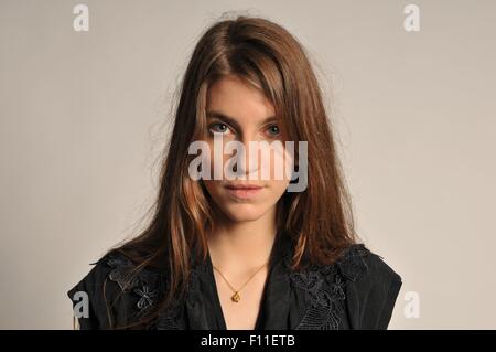 Ein Datei-Bild vom 9. Januar 2012 zeigt Valeska Steiner von der Band "Boy" bei einem Foto-shooting in Köln. Foto: Jan Knoff/Dpa - NO-Draht-Dienst- Stockfoto
