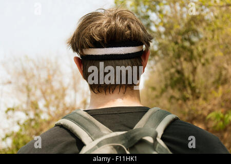 Kaukasischen Mann tragen Schweißband Stockfoto