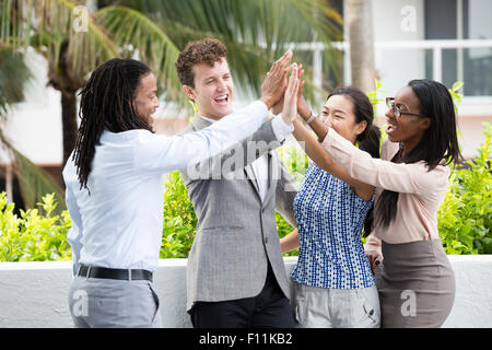 Geschäft Leute zuerst im freien Stockfoto