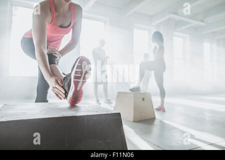 Sportler im Fitness-Studio Stockfoto