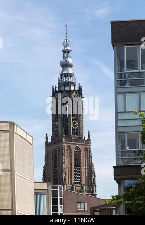 Gotische Kirche Uhrturm, Onze-Lieve-Vrouwetoren, Amersfoort, Niederlande Stockfoto