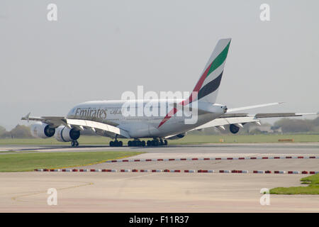 Emirates Airbus A380 Landung zum Flughafen Manchester. Stockfoto