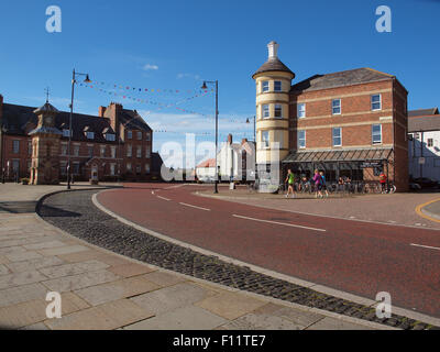 Newcastle Upon Tyne, UK. 25. August 2015. Großbritannien Wetter. Sommerlich und feinen Morgen im historischen Dorf Tynemouth direkt am Ufer des Flusses Tyne. Bildnachweis: James Walsh/Alamy Live-Nachrichten Stockfoto