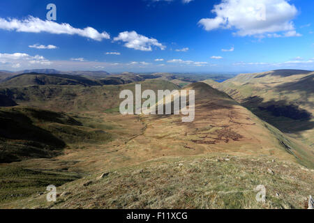 Sommer, Bannerdale-Tal und die Nab fiel, Nationalpark Lake District, Grafschaft Cumbria, England, UK. Die Nab fiel Stockfoto