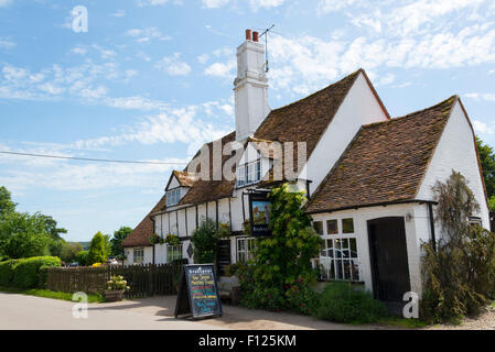 Der Stier und Metzger Pub, Turville, Henley-on-Thames, Buckinghamshire, England, UK. Stockfoto