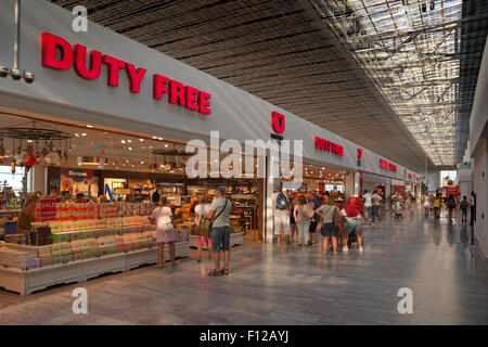 Duty Free Shops in Bodrum, Milas Airport (BJV) International Terminal eröffnet 2013 in Provinz Mugla, Türkei. Stockfoto
