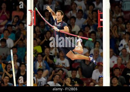 Peking, China. 24. August 2015. 15. International Association of Athletics Federations (IAAF)-Leichtathletik-Weltmeisterschaft in Peking, China. Renaud Lavillenie in Aktion während der Stabhochsprung Männer endgültige Gutschrift: Action Plus Sport/Alamy Live News Stockfoto